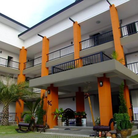 Granny House Hotell Nakhonratchasima Exteriör bild