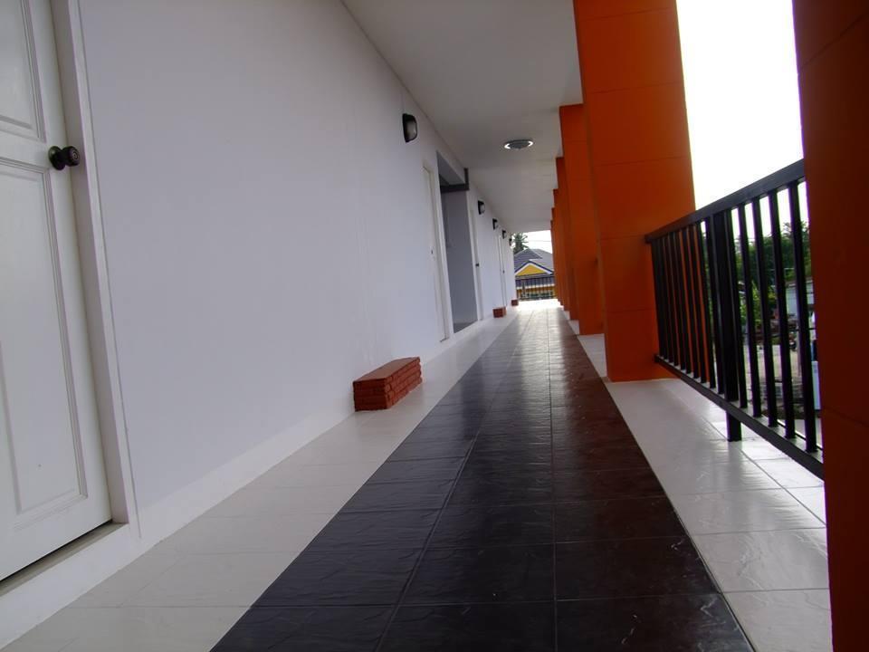 Granny House Hotell Nakhonratchasima Exteriör bild